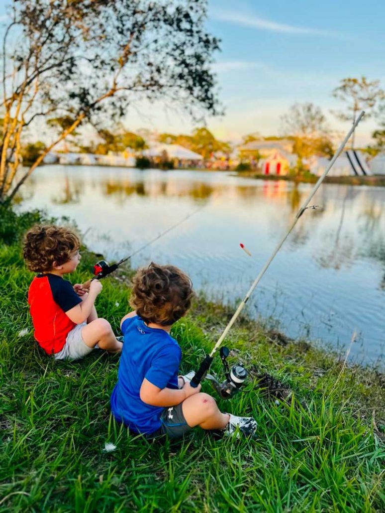 kids fishing